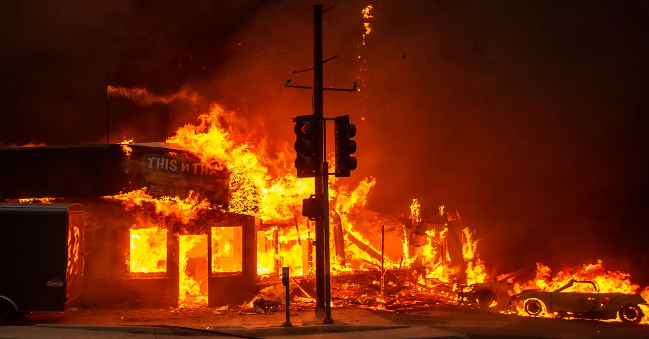 West Kelowna Fire Update: Emergency Crews Battle Active Blaze as Officials Monitor Conditions in British Columbia